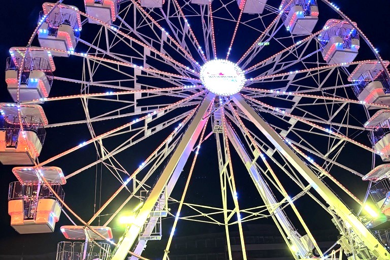 Original: neon at night, Munich
