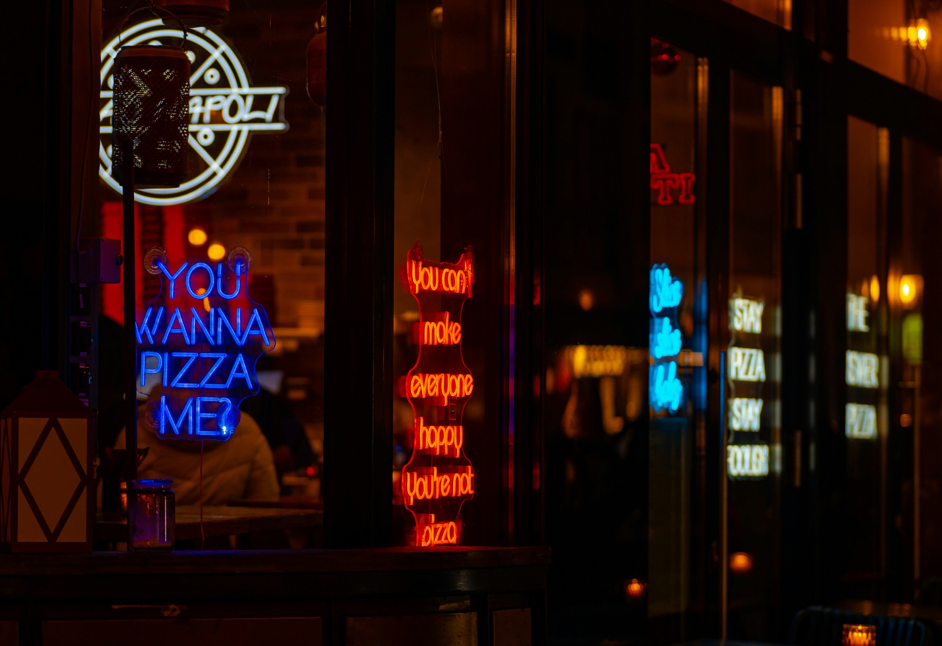 Original: neon at night, Munich